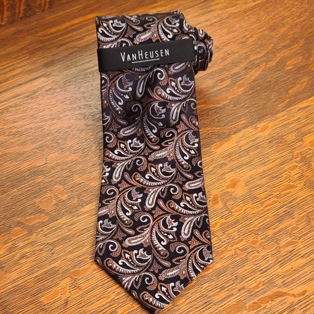 Van Heusen Brown Black Cream Paisley Tie